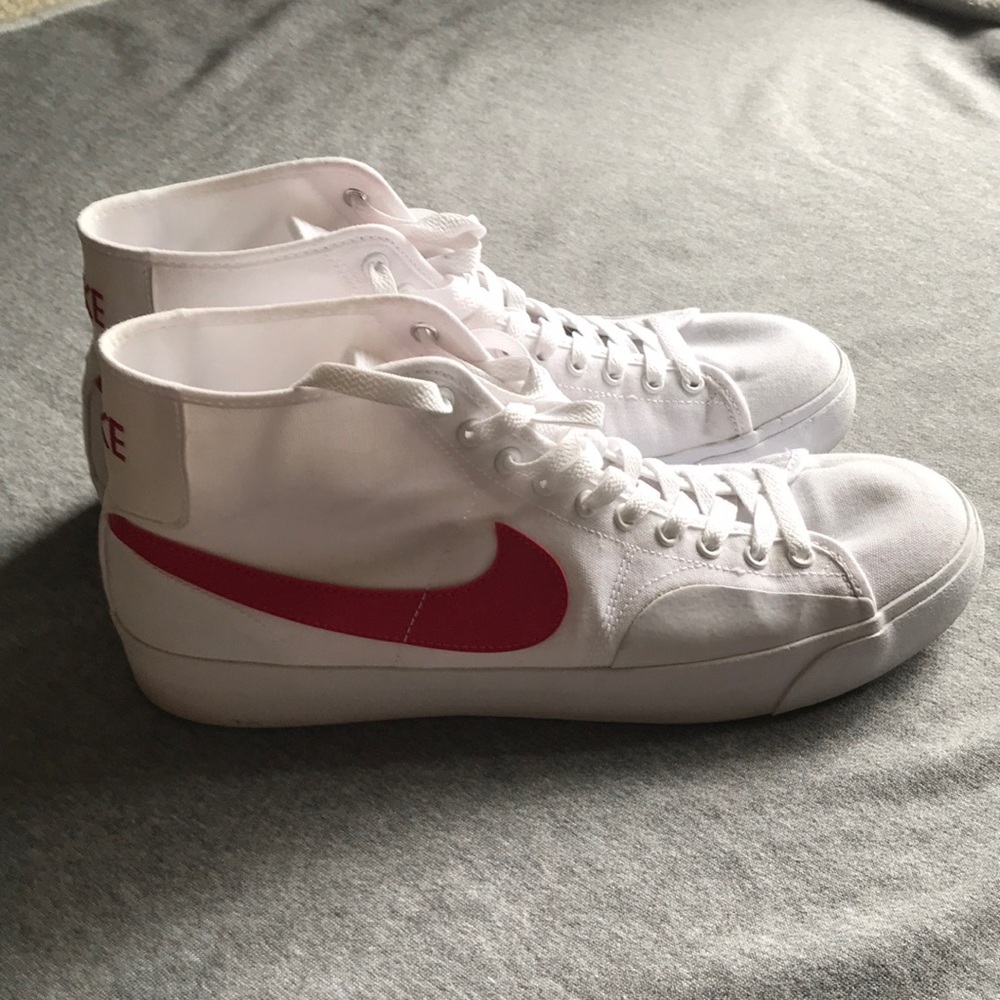 Nike SB BLZR Court Mid Men’s size 11